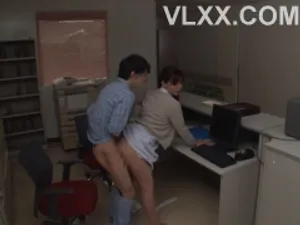 Ngắm và liếm quả Lỗ lồn thâm của đĩ xinh