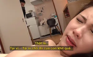 Tôi cọ xát cái lồn ướt của tôi gần hơn